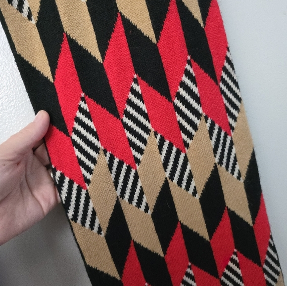 Vera Bradley Knit Jacquard Scarf Red Black Sofia Chevron Fringed Boho - Picture 3 of 6